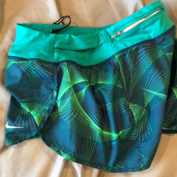 Nike Running Shorts - Picture 4 of 4